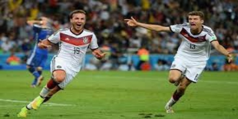 拜仁王朝的中场统治力：爱游戏体育深度解构  -爱游戏体育