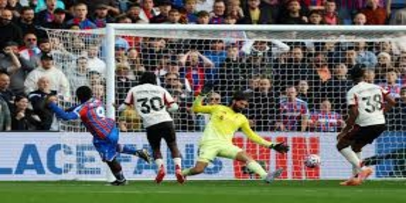 爱游戏体育视角：VAR争议与比赛转折点 — 爱游戏体育