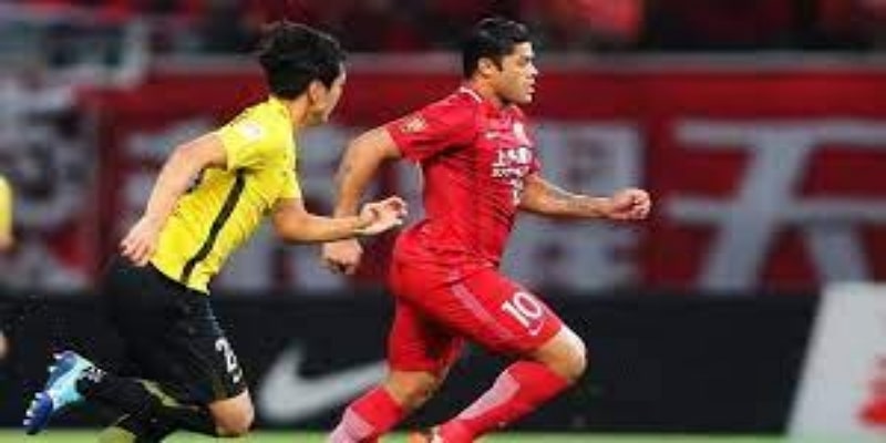 转会策略与阵容构建- 爱游戏体育