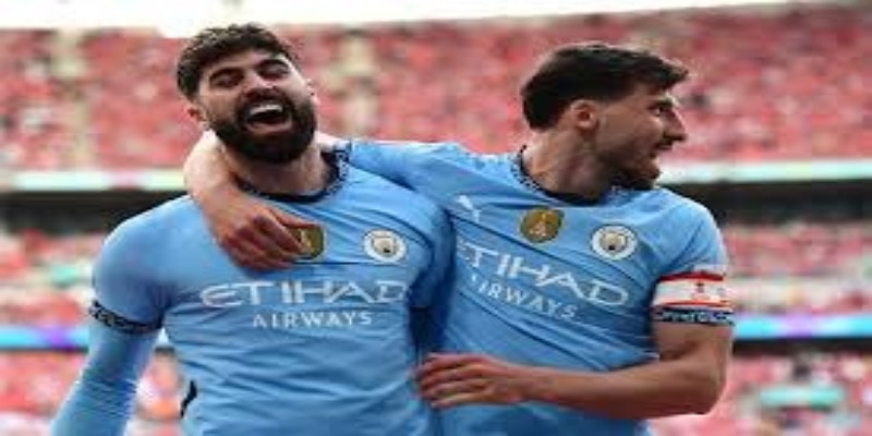 津琴科佩戴队长袖标：足球超越竞技的和平象征- 爱游戏体育